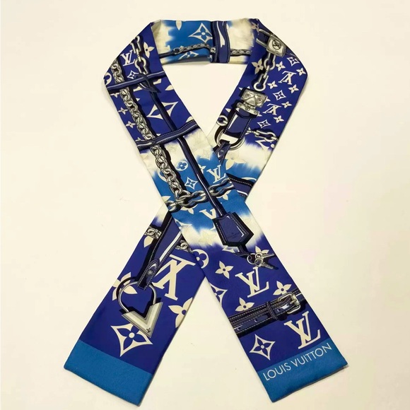 Louis Vuitton Monogram Silk Bandeau Scarf - Picture 5 of 9